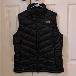 Like new north face Vest!